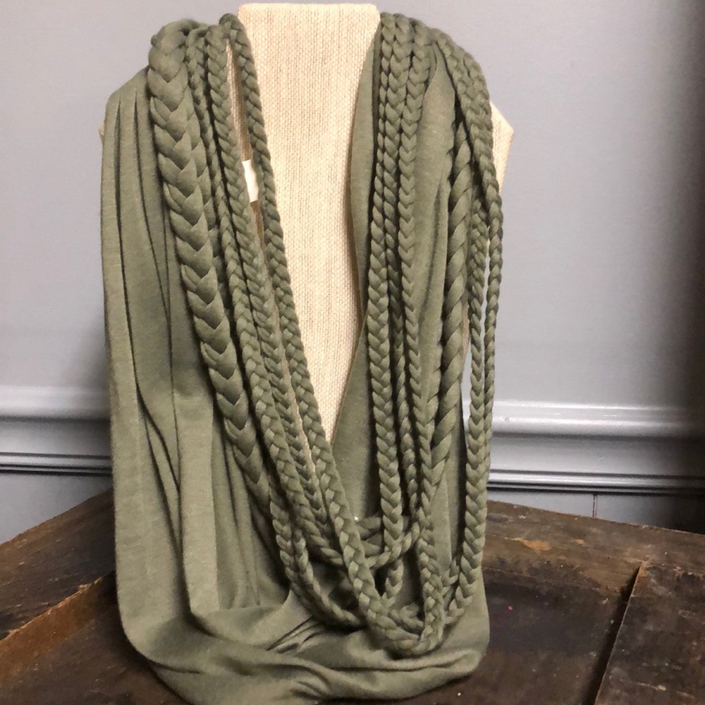 Chic scarf